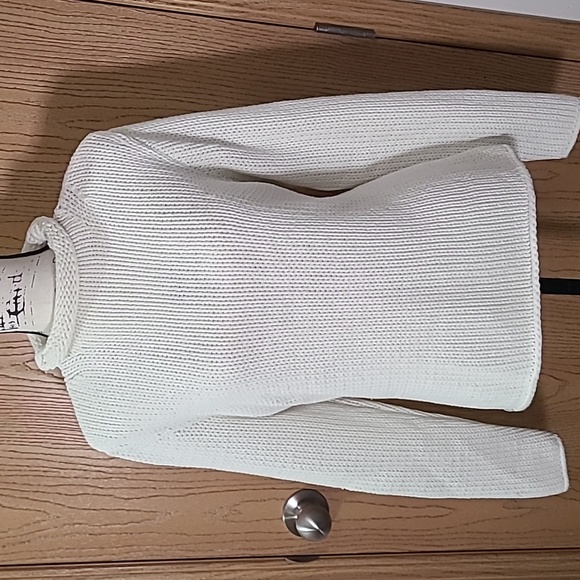 Coldwater Creek Sweaters - Coldwater Creek chunky knit mock neck white sweater